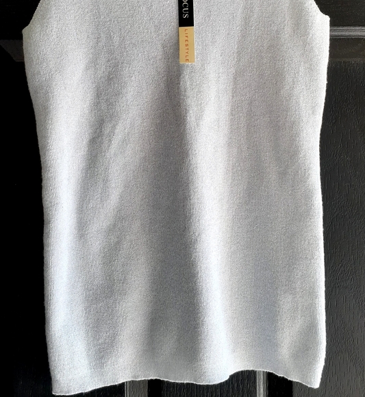 Light Grey Metallic Tank Top. Super Stylish NWT! - Picture 3 of 5